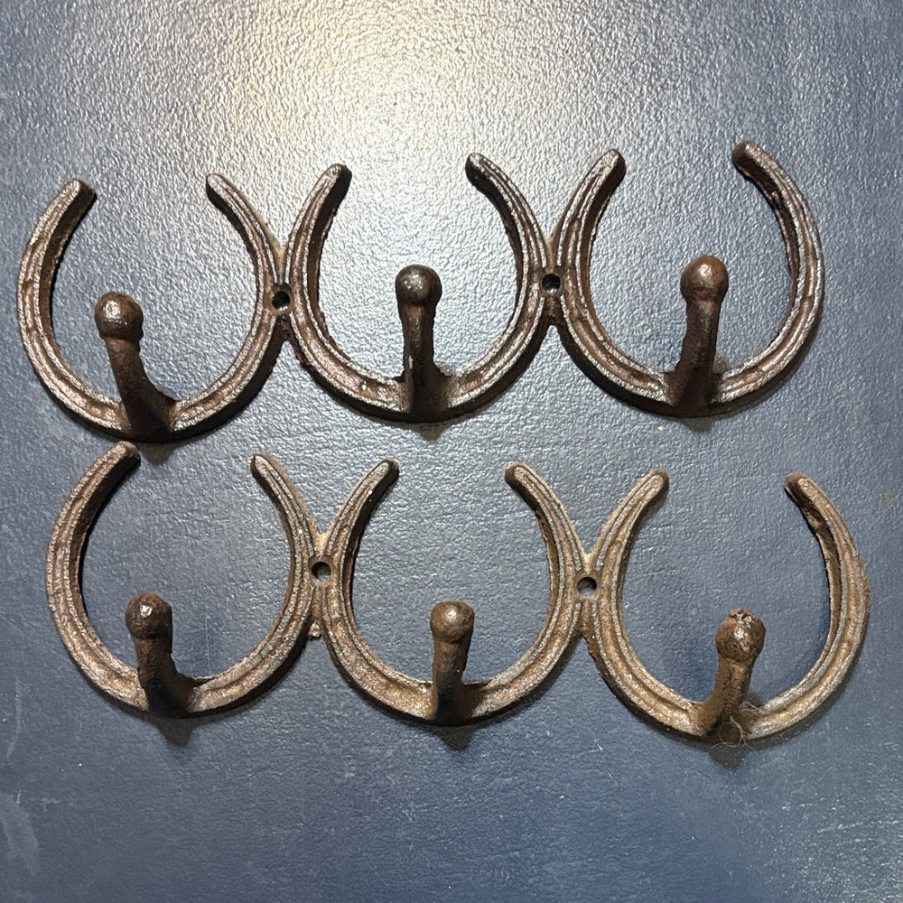 Rustic Brown Horseshoe Wall Hooks